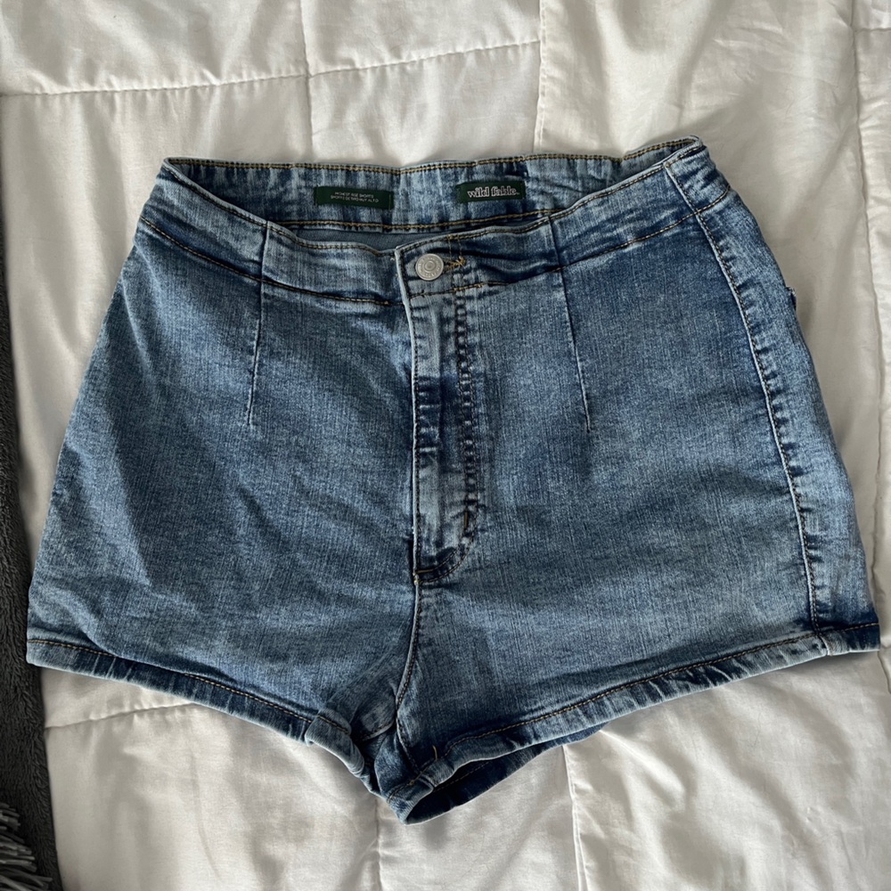 Wild fable high rise jean shorts. Size 10/30R